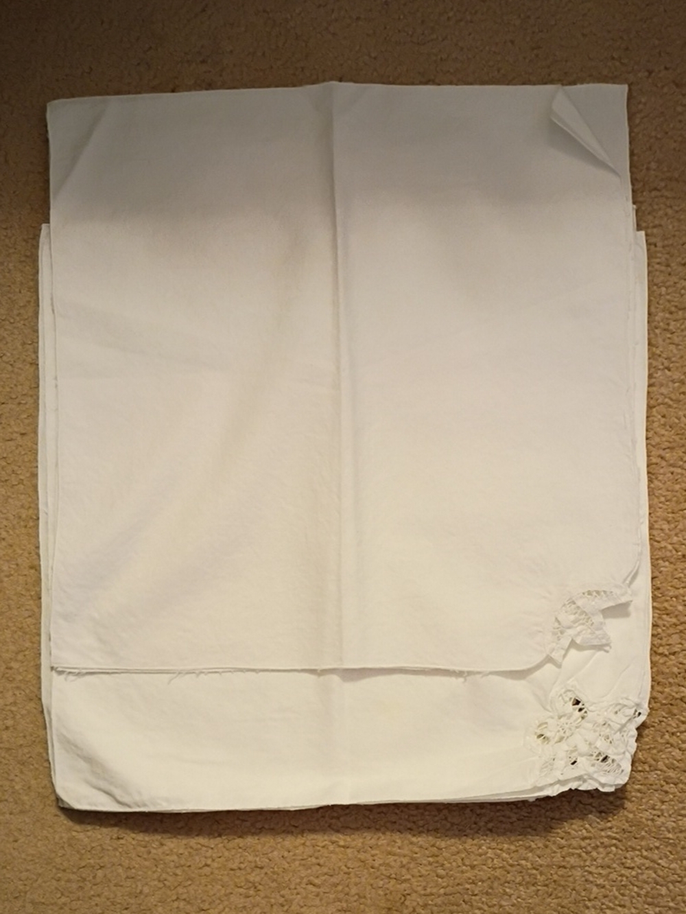 5 USED White Lace-Trim Table Linen Napkins- Elegant Dining Accent 16"X16" 5 PCS